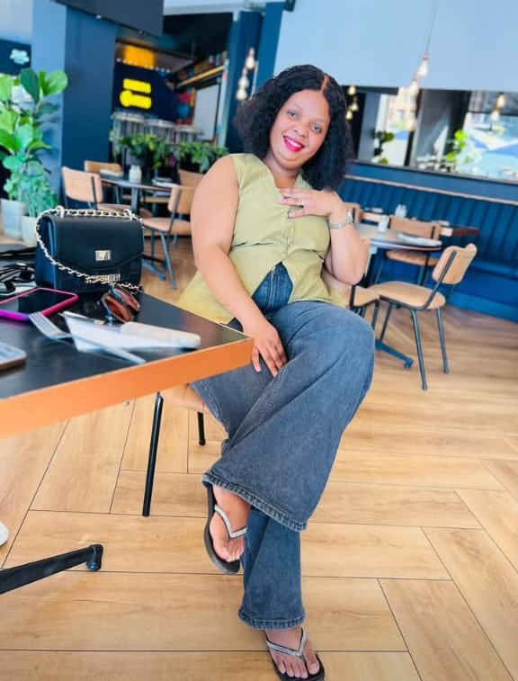 Esther sugar mummy in Meru looking for a serious younger guy